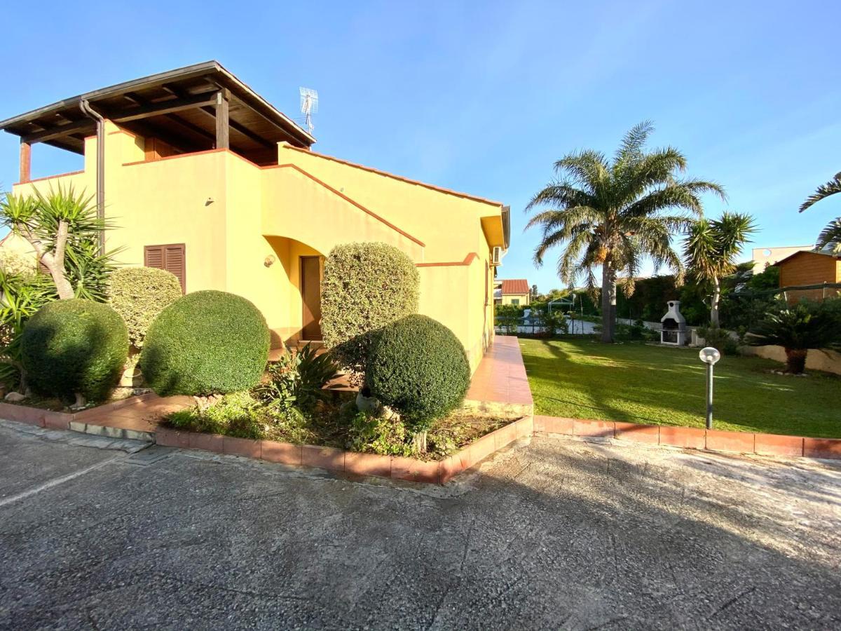 Case Vacanze Paradise Beach Vicino Cefalu Piscina Aperta Кампофеличе-ди-Роччелла Экстерьер фото