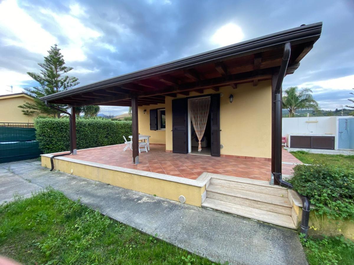 Case Vacanze Paradise Beach Vicino Cefalu Piscina Aperta Кампофеличе-ди-Роччелла Экстерьер фото