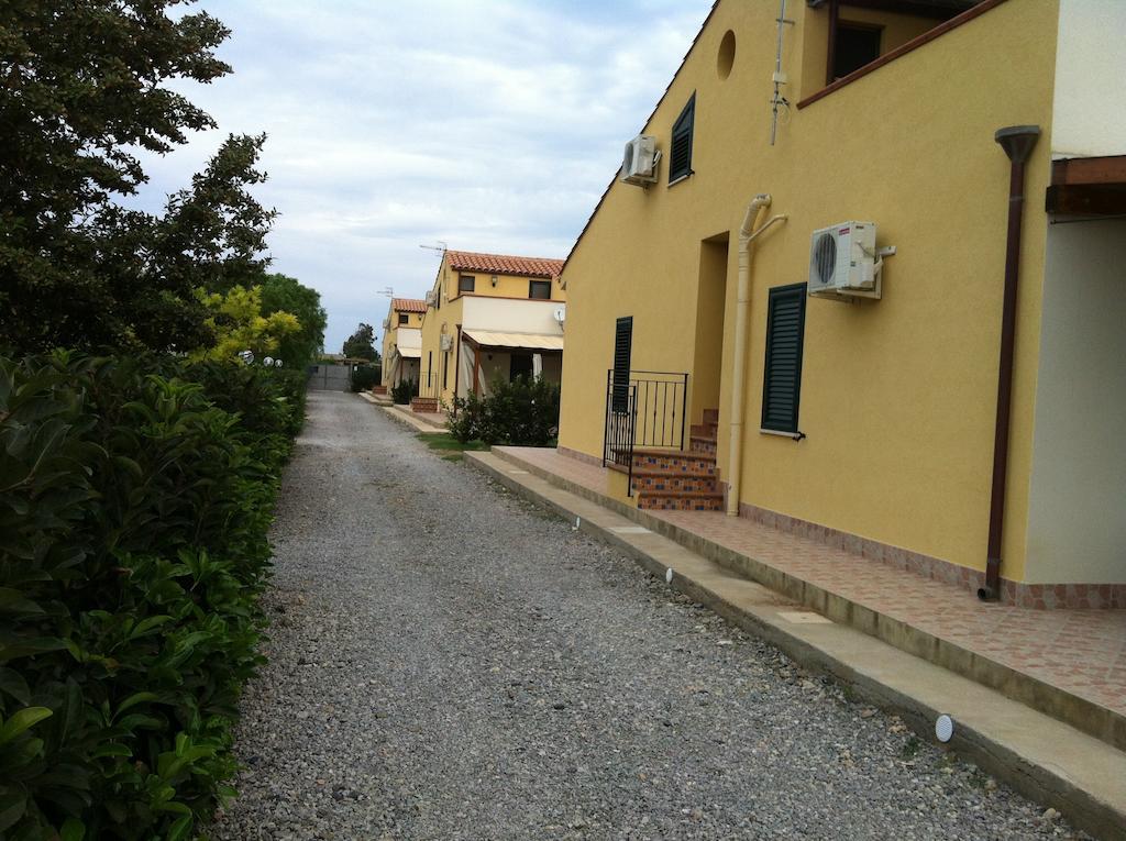 Case Vacanze Paradise Beach Vicino Cefalu Piscina Aperta Кампофеличе-ди-Роччелла Экстерьер фото