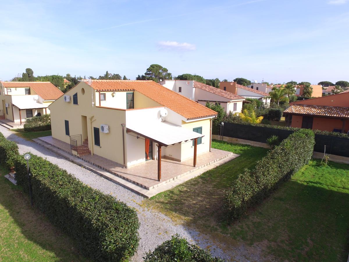 Case Vacanze Paradise Beach Vicino Cefalu Piscina Aperta Кампофеличе-ди-Роччелла Экстерьер фото