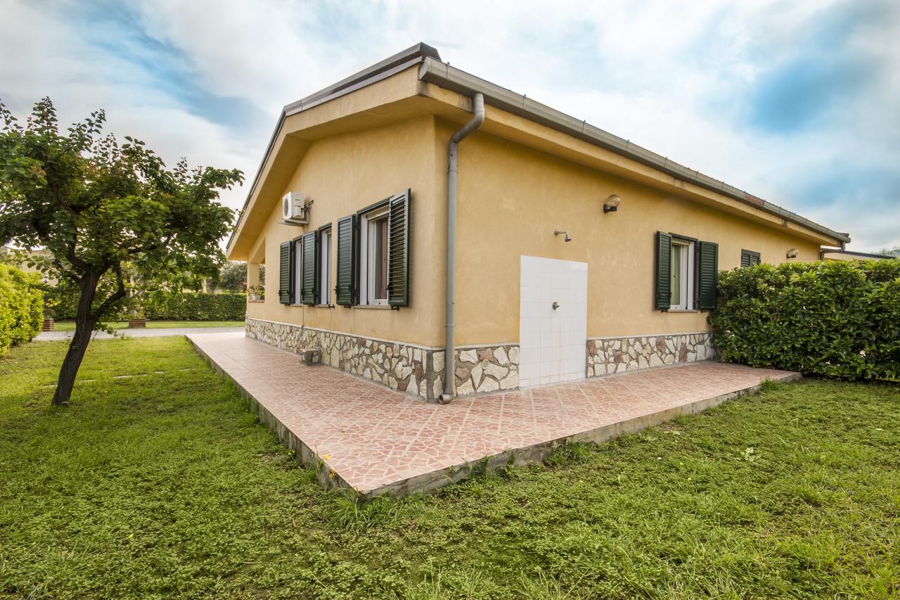 Case Vacanze Paradise Beach Vicino Cefalu Piscina Aperta Кампофеличе-ди-Роччелла Экстерьер фото