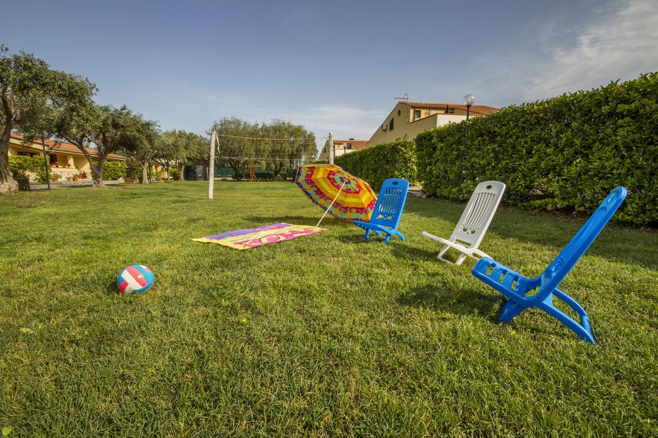Case Vacanze Paradise Beach Vicino Cefalu Piscina Aperta Кампофеличе-ди-Роччелла Экстерьер фото