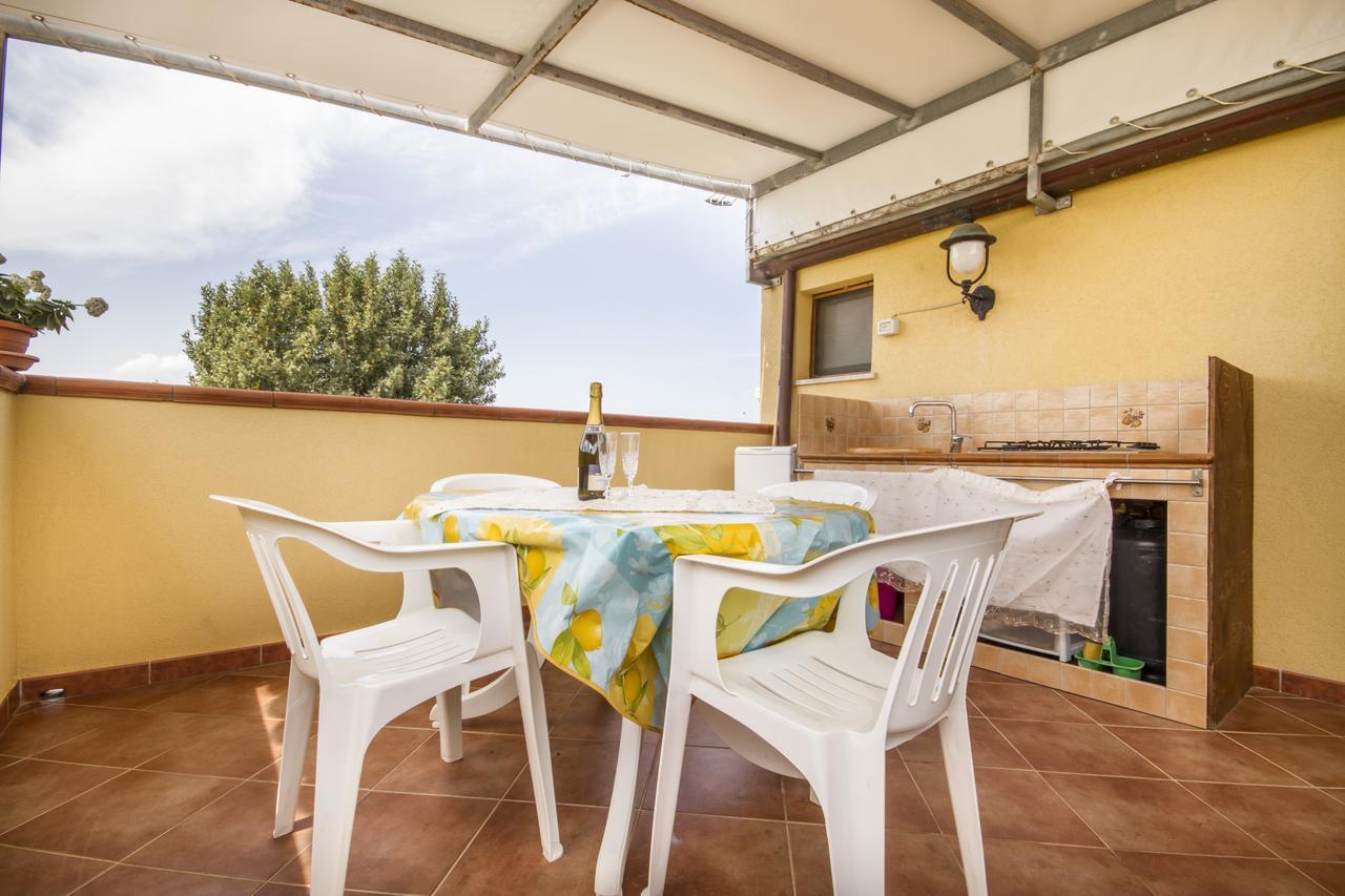 Case Vacanze Paradise Beach Vicino Cefalu Piscina Aperta Кампофеличе-ди-Роччелла Экстерьер фото