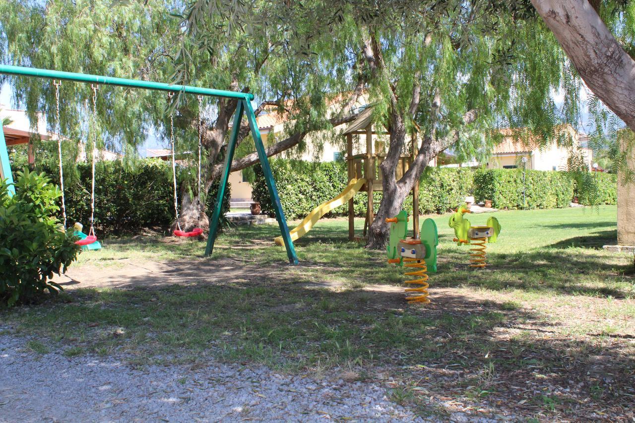 Case Vacanze Paradise Beach Vicino Cefalu Piscina Aperta Кампофеличе-ди-Роччелла Экстерьер фото