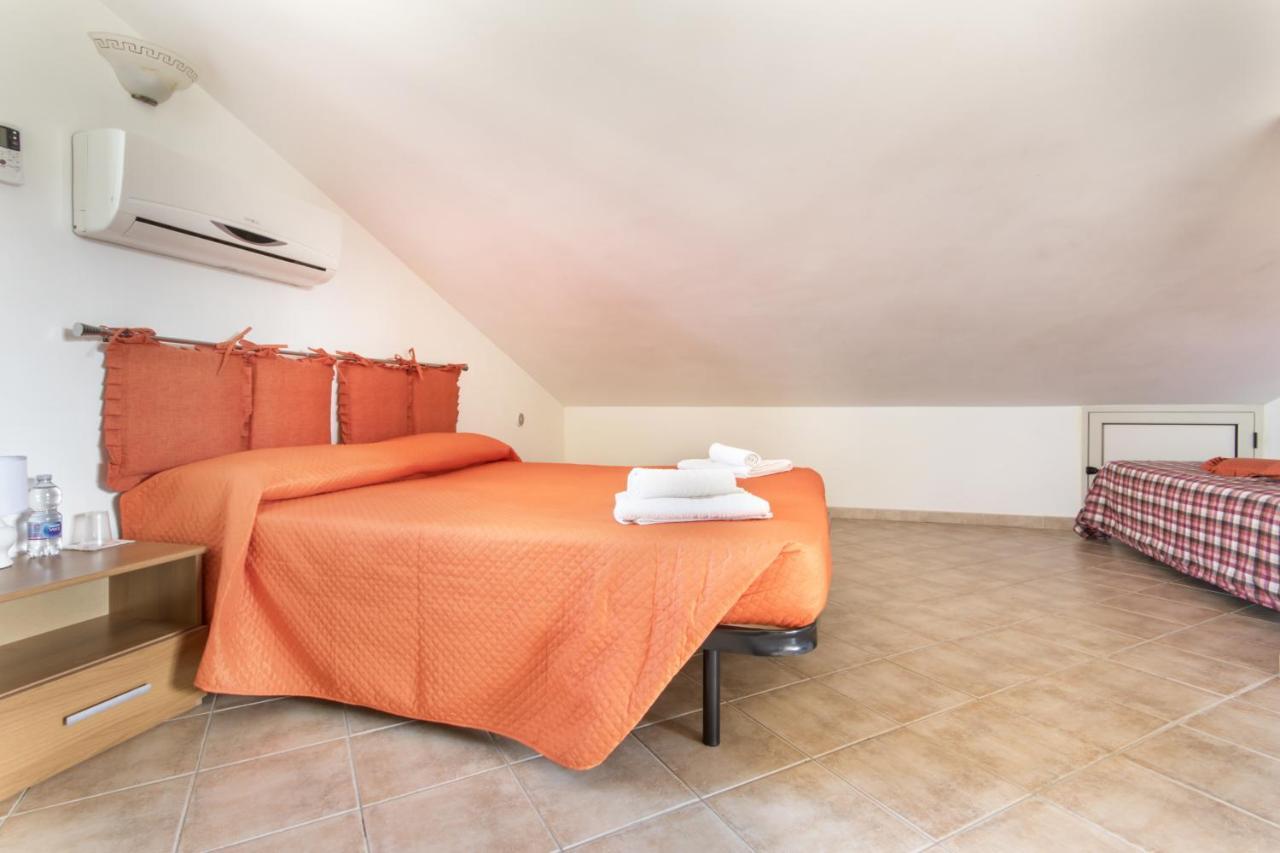 Case Vacanze Paradise Beach Vicino Cefalu Piscina Aperta Кампофеличе-ди-Роччелла Экстерьер фото