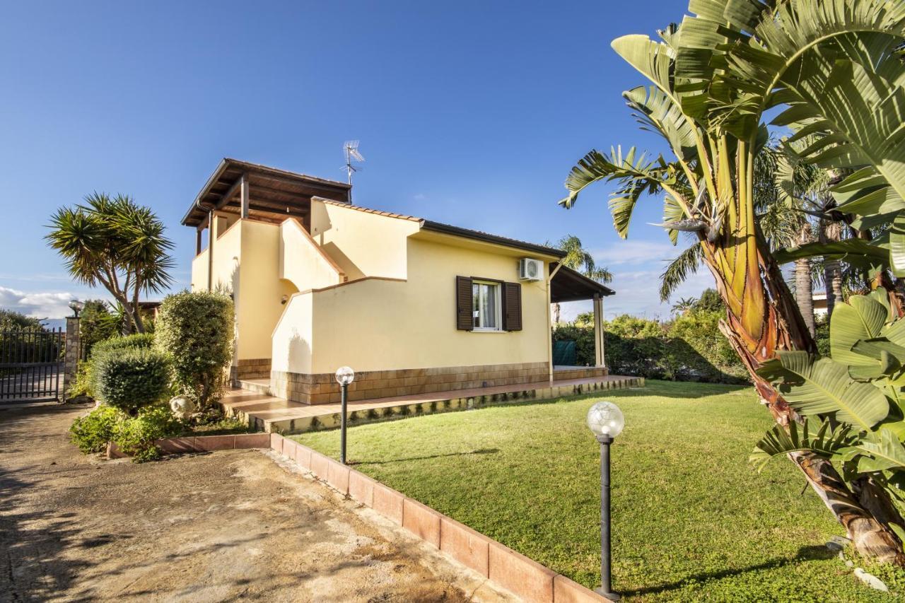 Case Vacanze Paradise Beach Vicino Cefalu Piscina Aperta Кампофеличе-ди-Роччелла Экстерьер фото