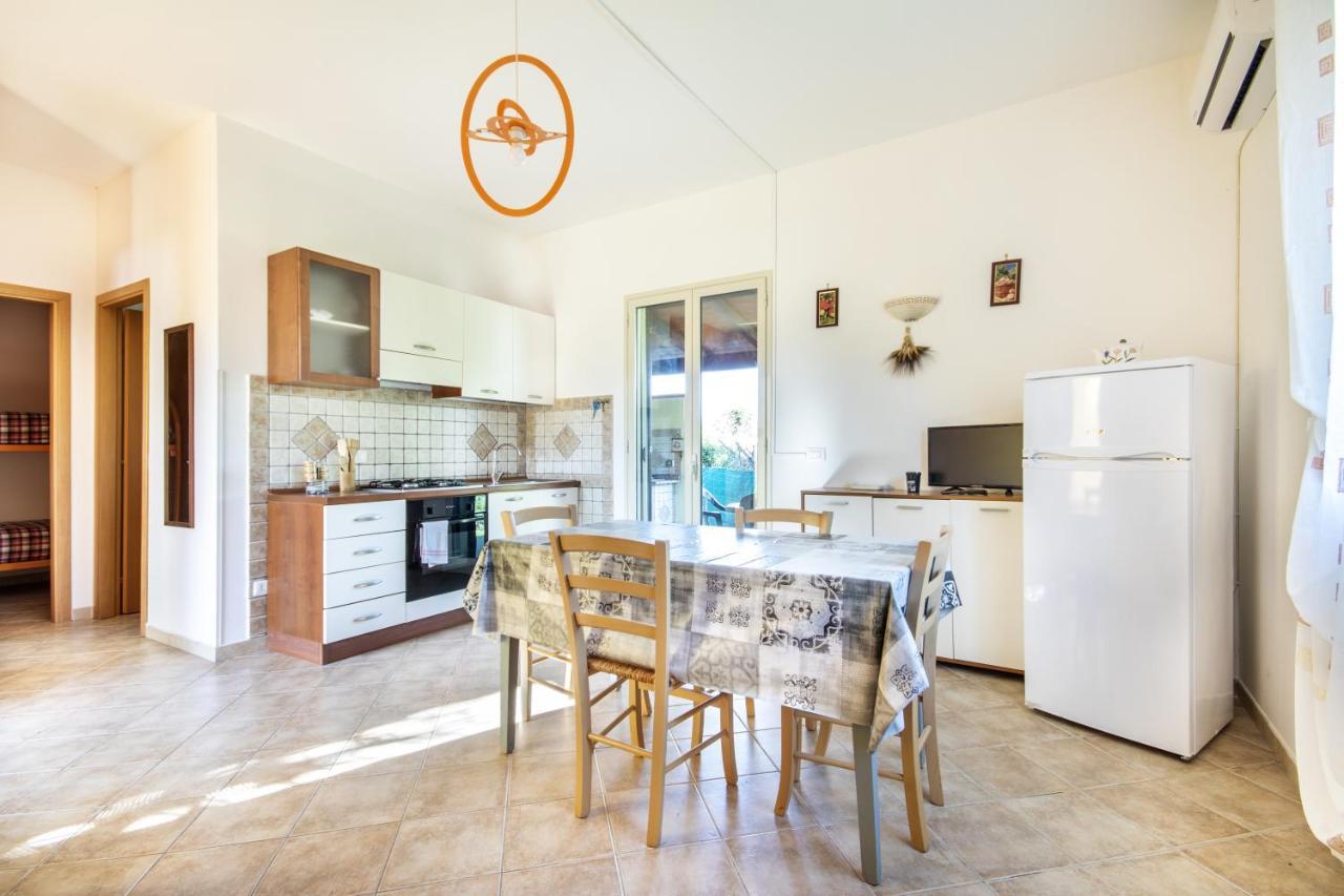 Case Vacanze Paradise Beach Vicino Cefalu Piscina Aperta Кампофеличе-ди-Роччелла Экстерьер фото